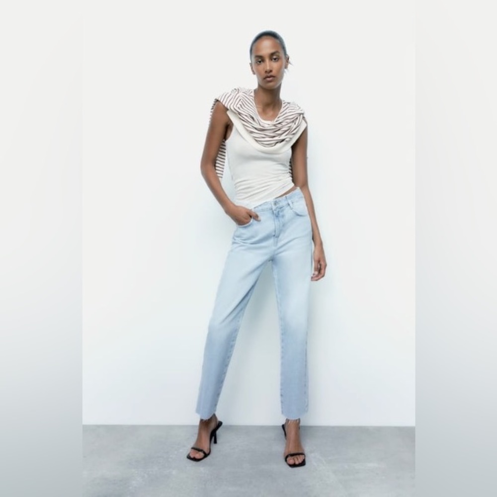 Zara size 27 (US 4) high rise jeans